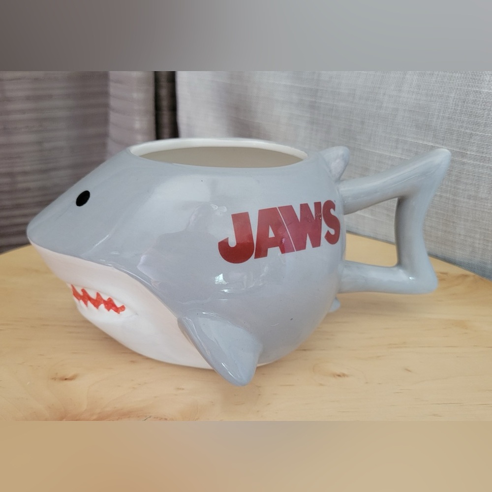 NWT JAWS Movie Great White Shark Sculpted Ceramic Mug
